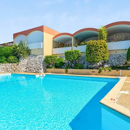 Holiday home Charming Bungalow With Terrace Garage And Pool In - Welkeys